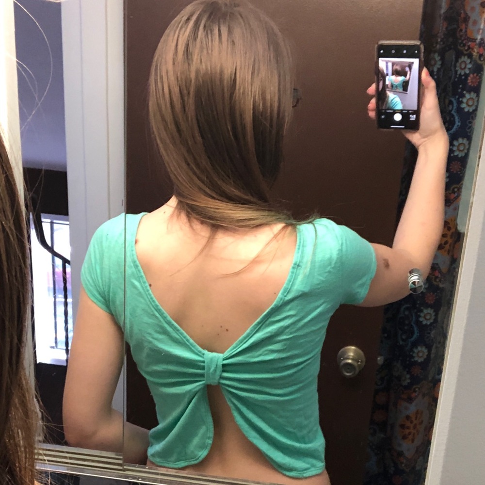 Cute open back Delia’s Shirt